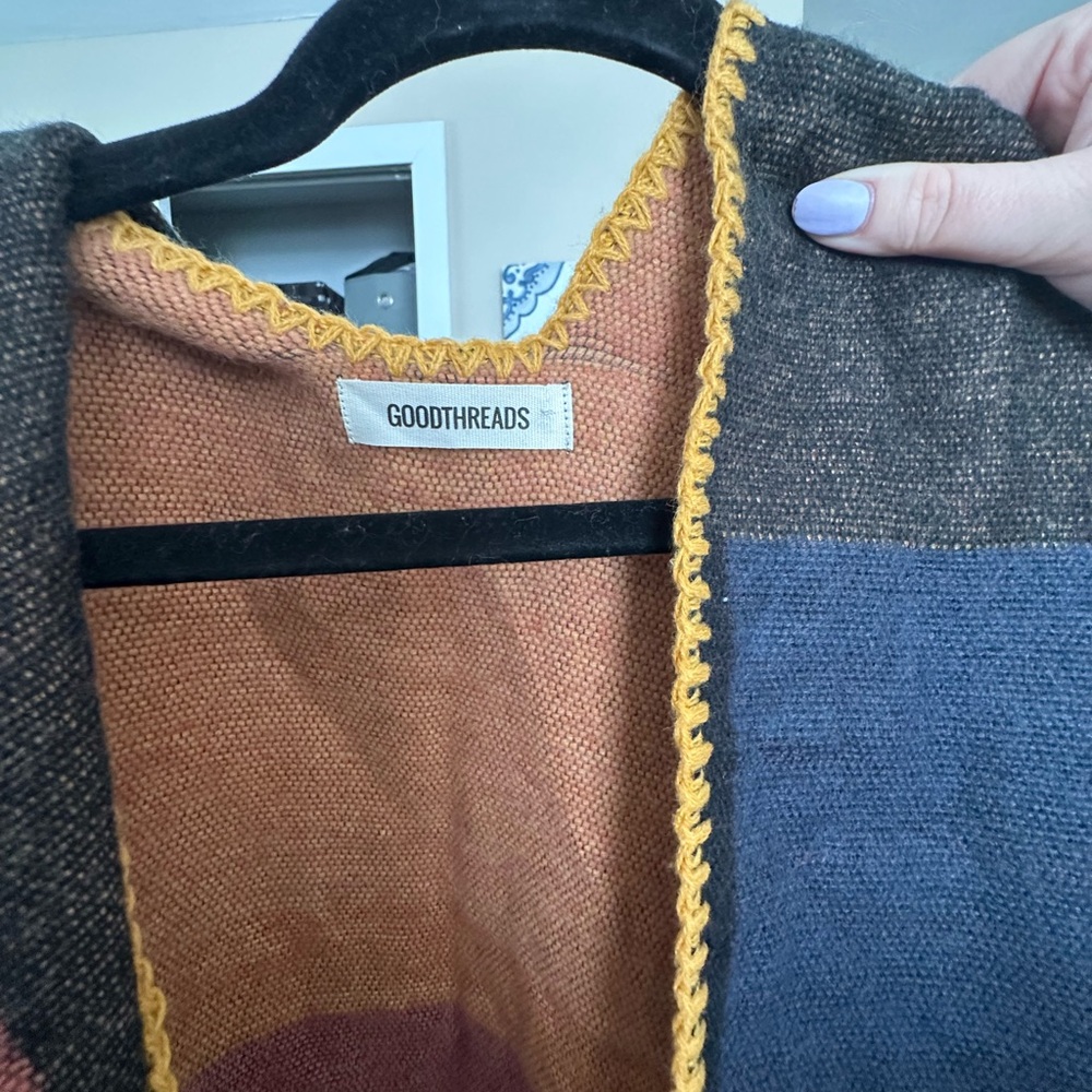 Colorful Geometric Patterned Shawl - Picture 4 of 4